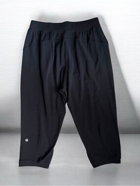 Lululemon Black Cropped Pants